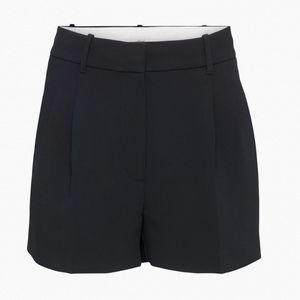Aritzia Effortless 3 Inch Short - Size 6